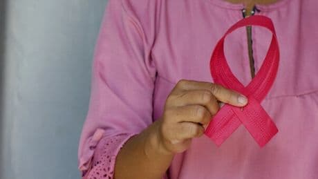 Cancro al seno, nuovo studio rivela come bloccare le metastasi dal primo stadio. «Cambiamento radicale»