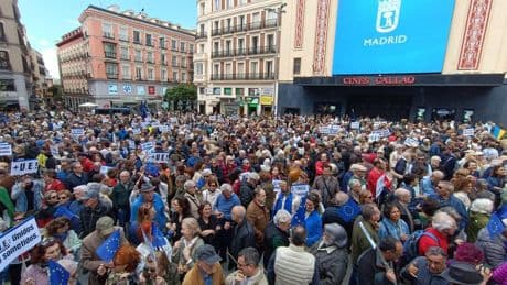 Cientos de personas defienden la UE en Madrid frente a la guerra y el avance de la ultraderecha: “Necesitamos más proyecto común”