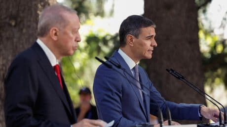 Sánchez intensifica las relaciones con los países de Oriente Próximo en plena escalada de tensiones diplomáticas con Israel