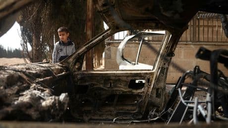 Israël bombarde près du palais du président syrien, accusé de « génocide » des Druzes