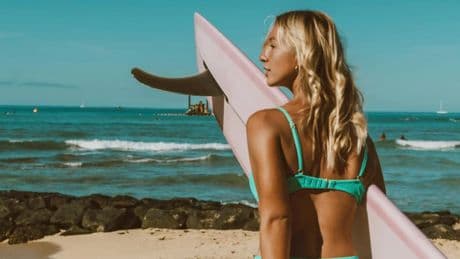 Este es el nutriente imprescindible (y eficaz) para cuidar el pelo en verano