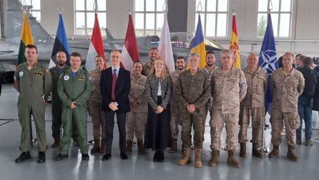 España asume la misión de policía aérea de la OTAN en Lituania con ocho cazas Eurofighter