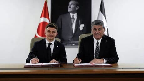 Beşiktaş Rıdvan Yılmaz'ı açıkladı
