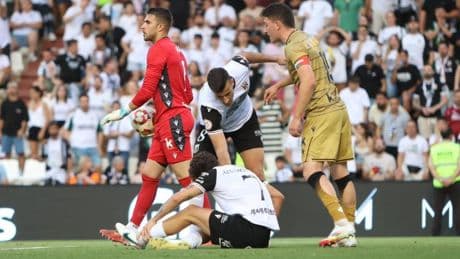 Mariezkurrena pone en ventaja al filial de la Real