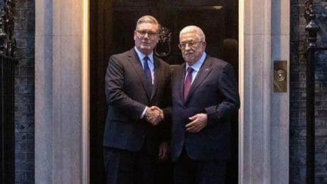 İngiltere Başbakanı Starmer, Filistin Devlet Başkanı Abbas ile görüştü