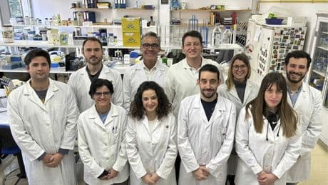 España lidera el hallazgo de un gen que crea &quot;superbacterias&quot; resistentes a antibióticos y se ha diseminado ya por todo el planeta