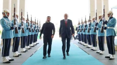 A Istanbul insulti e accuse. Mosca-Kiev, miraggi di pace