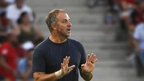 Flick, descontento: "No me ha gustado el partido, no podemos jugar al 50%"