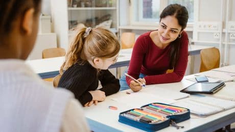 Bildungspolitik: Was bringt eine Obergrenze für Migranten an Schulen?