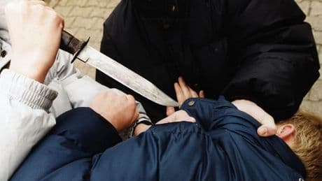 Fast jeden Tag gibt es Opfer - Ein Monat Messer-Hass in Deutschland