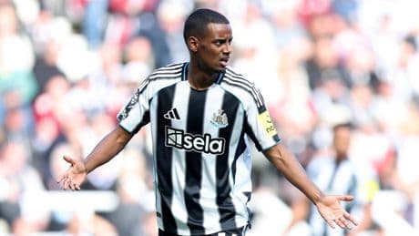 Liverpool fans convinced Man Utd have cost them Alexander Isak transfer after VAR controversy helps Red Devils to win
