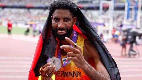 Party-Spruch von Marathon-Held - Petros: „Jetzt bin ich kein Läufer mehr, sondern Säufer“