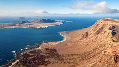 Rare 'black alert' issued for Canary Island as tourists told to 'stay away'