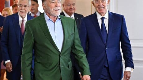Arnold Schwarzenegger lobt Fahrgäste in Wien