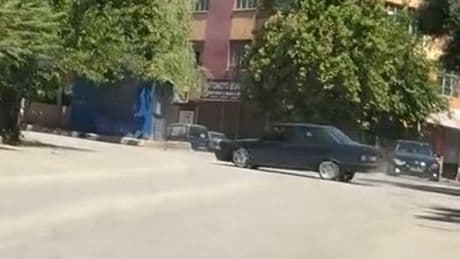 Ankara'da drift atan sürücü trafiği birbirine kattı