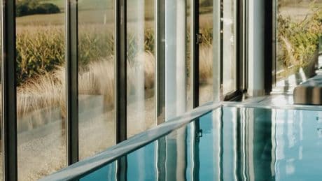 "Nécessaire pour les futures générations": cet hôtel 4 étoiles breton renonce à sa piscine et son hammam face à la crise climatique