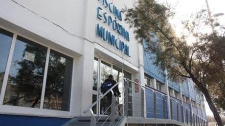Polémica por la situación de los trabajadores de la piscina Mireia Belmonte de Badalona