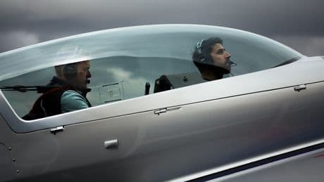 Wilder Dreh im Flugzeug - Weltmeister Khedira kopiert Tom Cruise