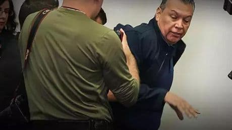 ABD'li bakana soru sormak isteyen senatör yaka paça dışarı atıldı
