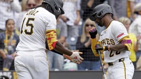 Cruz hits 122.9 mph home run, hardest-hit ball since Statcast started tracking in 2015