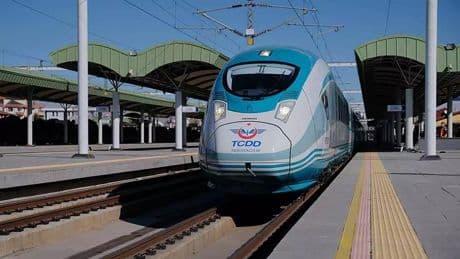İstanbul ile arası 8 saatten 4 saate düşecek: 2,5 yıl içinde Hızlı Tren Hattı'na kavuşuyor