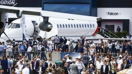 Leonardo, alleanza sui satelliti e acquisto di Iveco