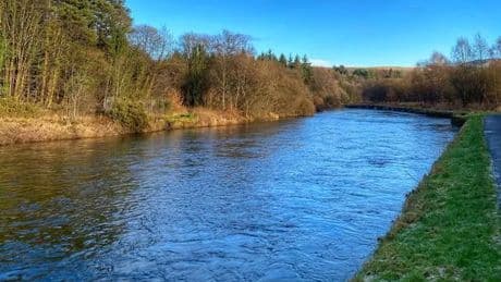 Emergency crews in desperate search of Scots river in bid to find man who entered water