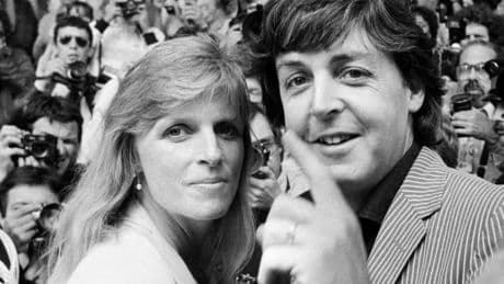 Du divorce douloureux avec les Beatles à sa résurrection, Paul McCartney célébré en BD