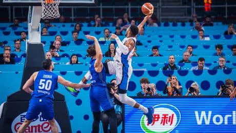 Antetokounmpo tumba a Israel y mete a Grecia en cuartos