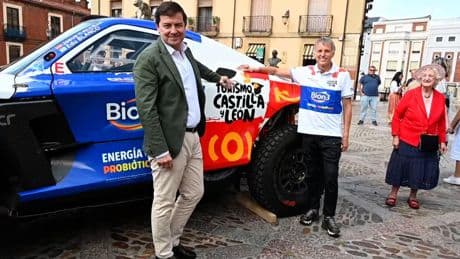 Jesús Calleja presenta su coche “pata negra” para competir en el Dakar 2026