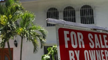 Canadian searches for U.S. real estate shows steep decline: report