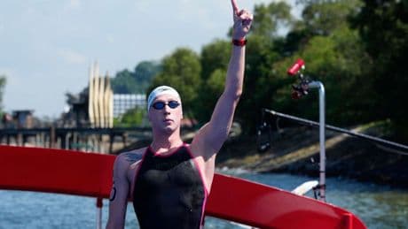 Freiwasser-WM in Singapur: Gold-Glanz in der Hitze: Wellbrock feiert zweiten WM-Titel