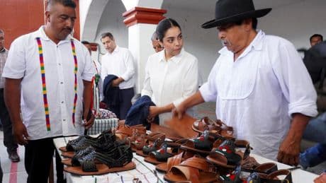 Adidas se disculpa ante los indígenas mexicanos por apropiación cultural indebida de una sandalia