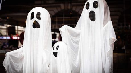 Man zoent en betast achternichtje (13) tijdens spooktocht: volgens rechter volstaan taakstraf en voorwaardelijke celstraf