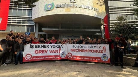 Gaziemir Belediyesi işçileri 2 saatlik iş bıraktı: TİS taleplerimiz kabul edilsin
