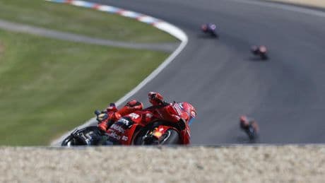 Marc Márquez se impone por aplastamiento en Brno y se dispara con más de 120 puntos de ventaja