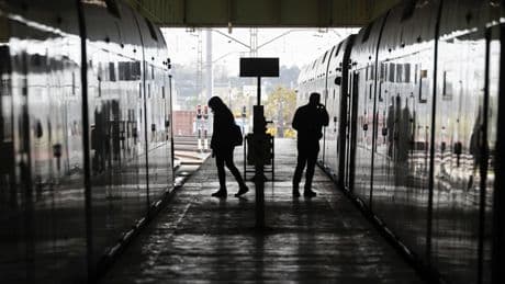 La estación de metro más insegura de Valencia, según ChatGPT: "Vulnerable a robos, acoso o actos vandálicos"