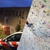 Na fatale val van jongen (11) staan eigenaars Amsterdamse klimhal voor de rechter: hoe kon het misgaan?