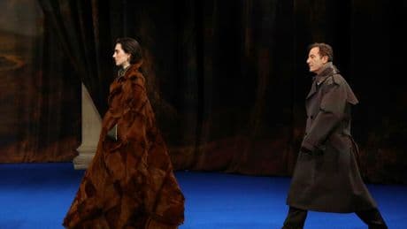 Luxuskonzern: Burberry streicht 1700 Jobs und definiert seinen Fokus neu