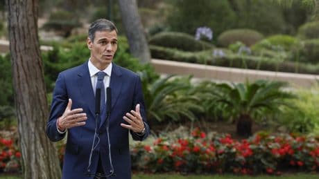 Sánchez “respalda” la actuación del fiscal general y dice que cuenta con el aval del Gobierno