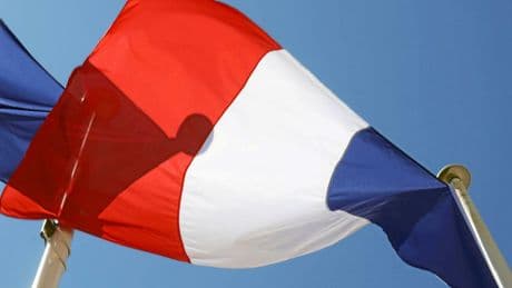 L’extrême droite est-elle en train de confisquer le drapeau français ?