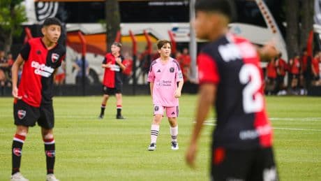 Foot : six enfants de l’école de foot du club argentin de Newell’s écartés pour une photo avec un joueur d'une équipe rivale