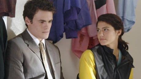 Amazon Prime fans have hours to binge ‘addictive’ drama from 20 years ago
