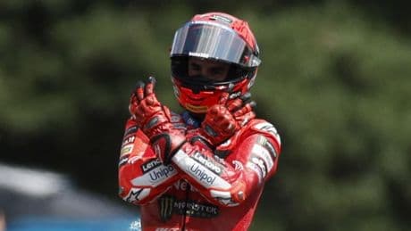 Márquez wint in Brno vijfde GP op rij, Acosta pakt eerste podiumplek