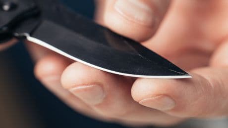 Stumpfe Messer? So werden sie auch ohne Schleifer wieder scharf