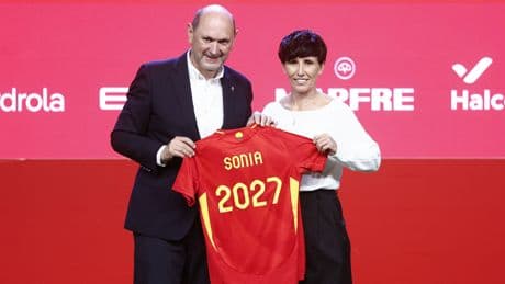 Sonia Bermúdez se presenta como seleccionadora "cómoda con la exigencia" y enviando un mensaje a Jenni Hermoso: "Es una leyenda"