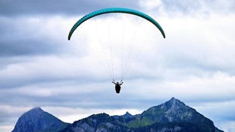 Une série d'accidents en parapente dans les Hautes-Alpes