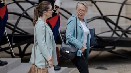 La ministre de l’éducation Elisabeth Borne annonce une « refondation ambitieuse » du système de santé à l’école