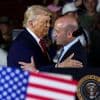 De stafchef die Trump zijn harde beleid influistert is zelfs naar radicaal-rechtse maatstaven radicaal