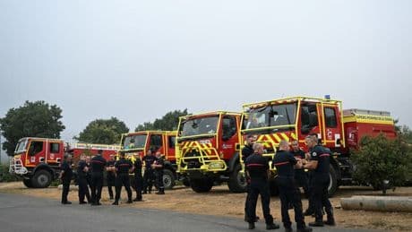"Une vigilance absolue reste de mise": Le feu de l'Aude sous contrôle, mais pas encore éteint